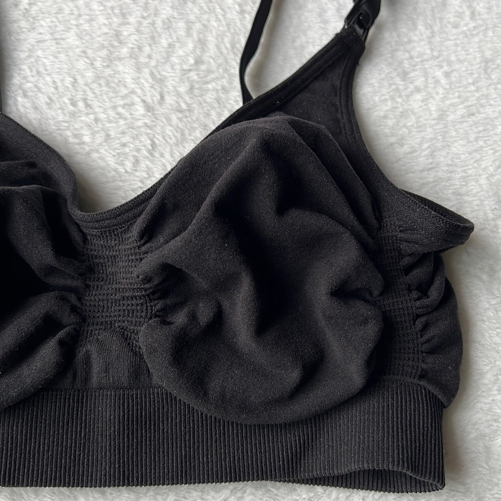 SKIMS Maternity/Nursing Sculpting Bra - Picture 6 of 9